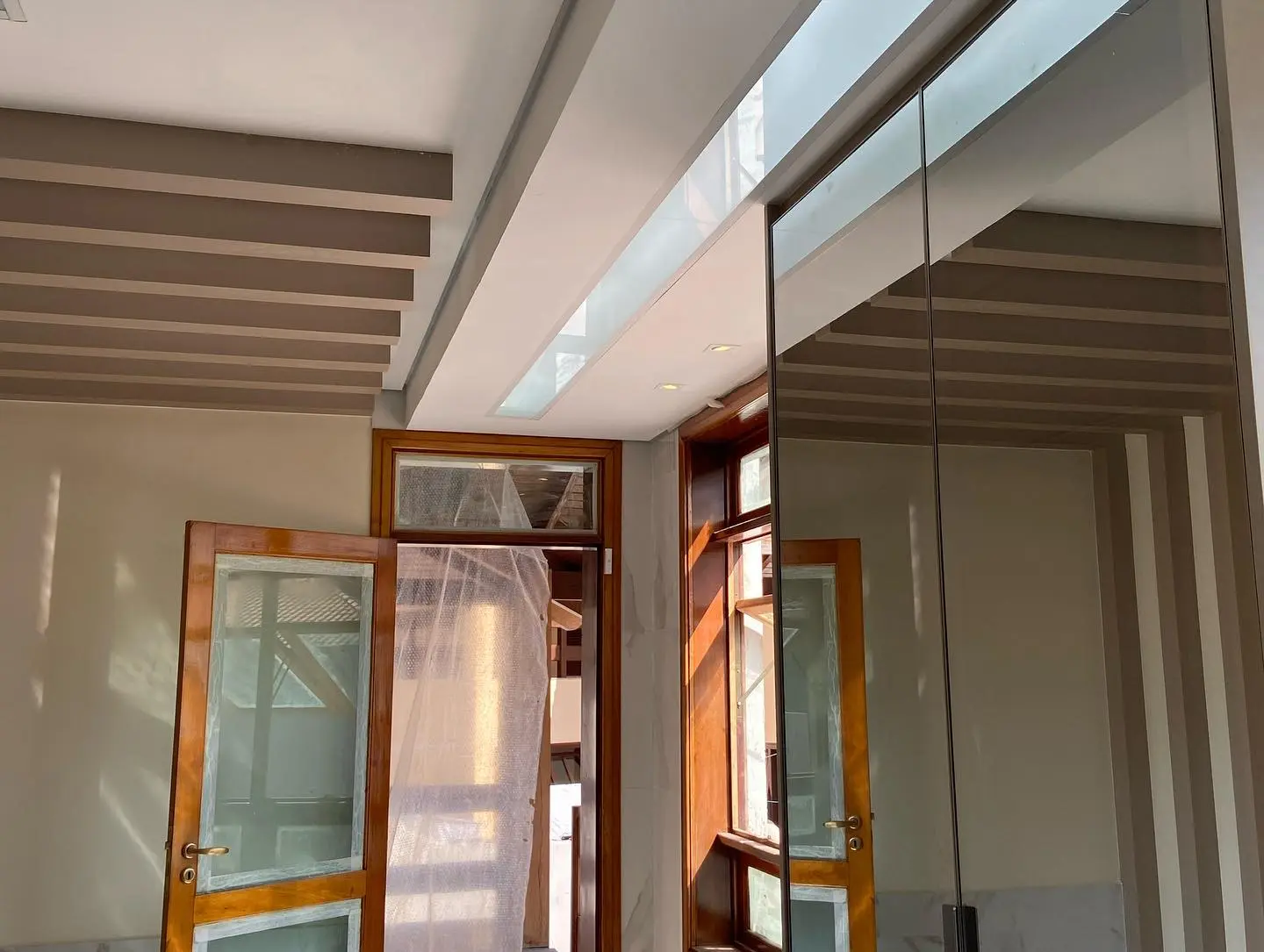 Cozinha completa com móveis planejados